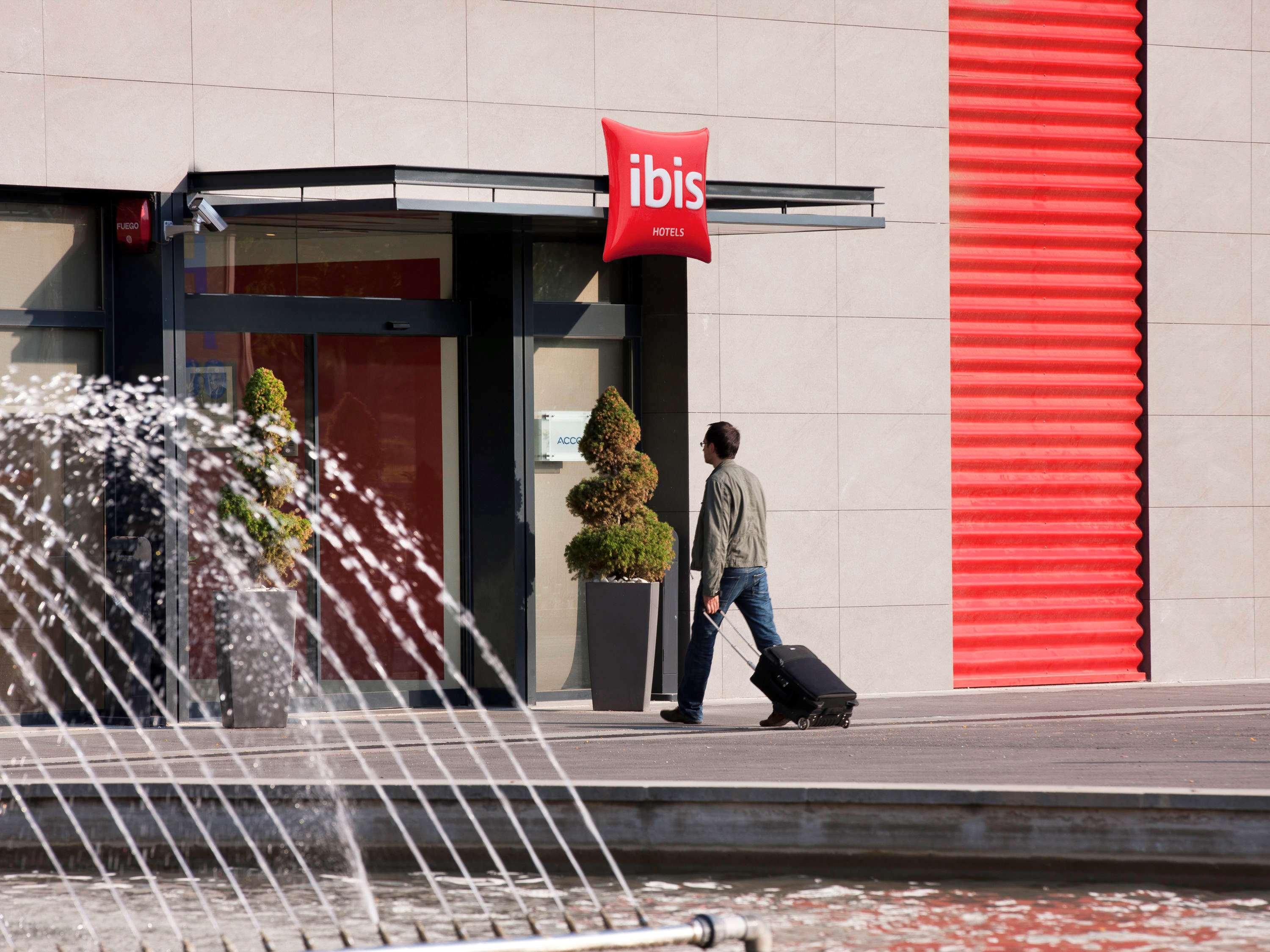Ibis Ripollet Hotel Exterior photo